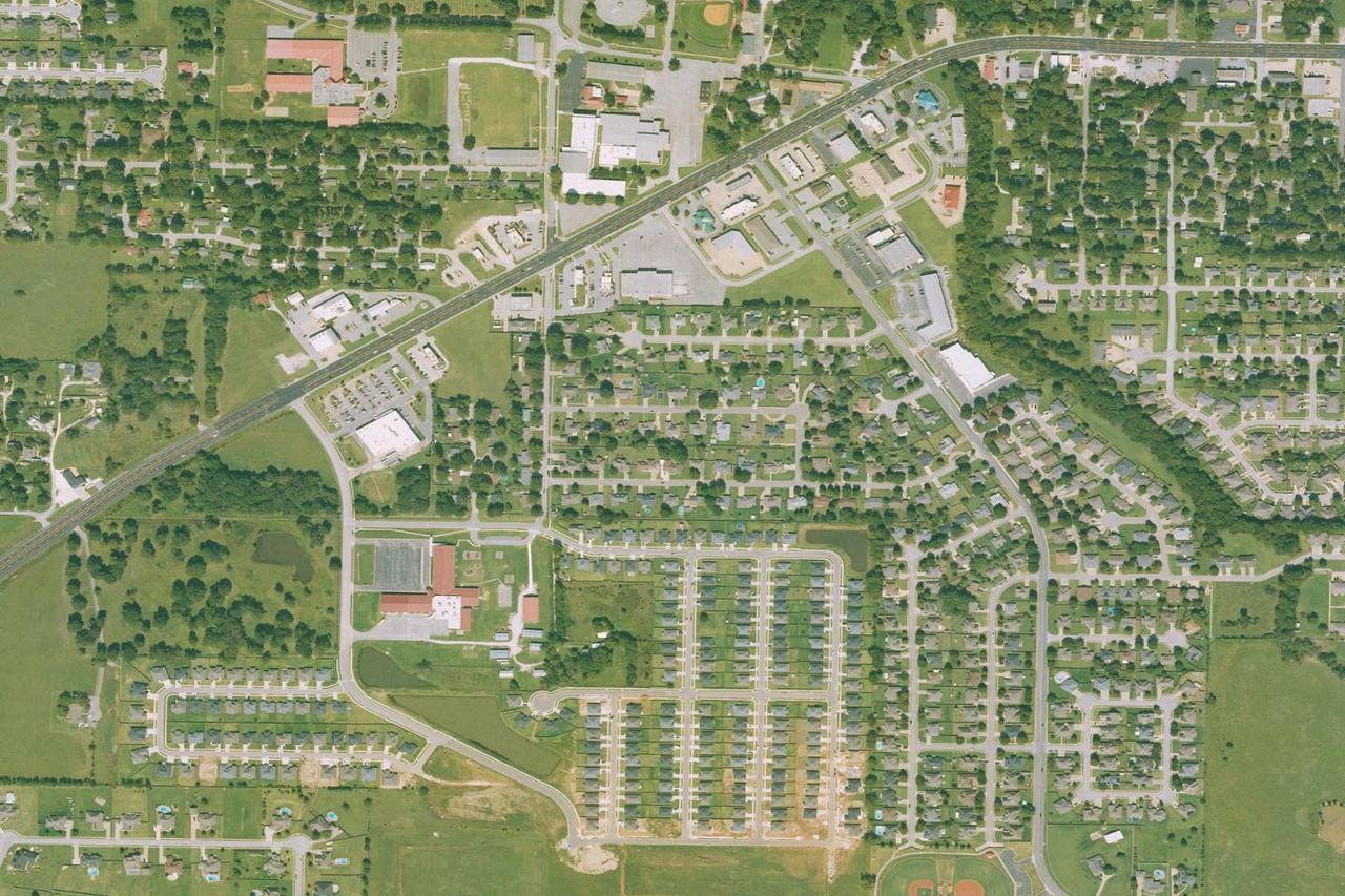 Natural-color aerial view around Farmington, Arkansas